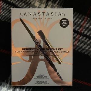 Anastasia Beverly Hills Perfect Your Brows Kit
